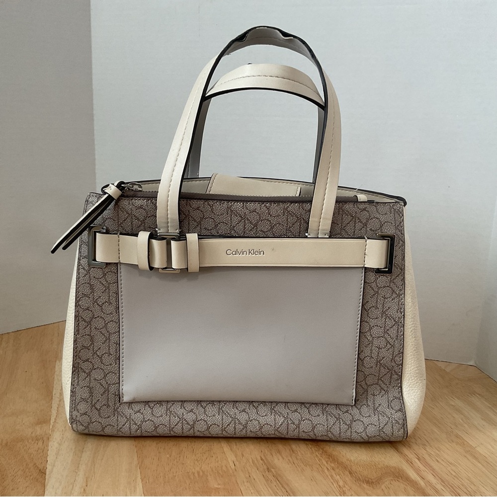 Calvin Klein Hadley Triple Compartment Small Tote Shoulder Med Purse Logo Cream